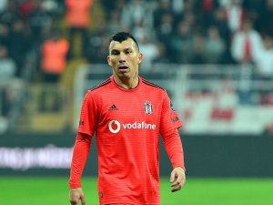 Medel’e Teklifler Gelmeye Başladı