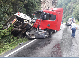 Giresun'da 2 trafik kazası: 5 yaralı