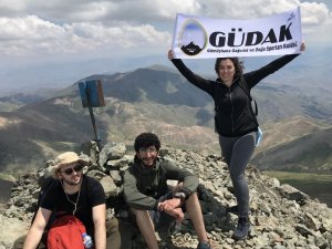 Bayburt’un En Yüksek Zirvesine Tırmandılar