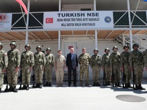 Bosna’da Barış Gücü’nde Görevli Türk Askerlerini Ziyaret Etti