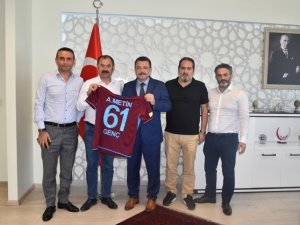 Başkan Genç’ten Trabzonspor‘a 1461 Bilet Jesti