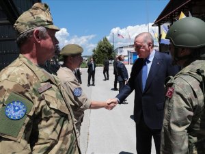 Cumhurbaşkanı Erdoğan Ve Bakan Akar, Bosna Hersek’te Mehmetçik’i Ziyaret Etti