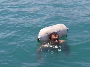 Trabzon’da Denizin Ortasında Mahsur Kalanları Böyle Kurtarmışlar