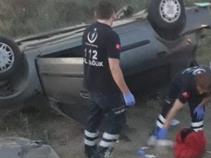 Takla Atan Otomobil Şarampole Düştü Ve Ters Devrildi: 1’i Ağır 5 Yaralı