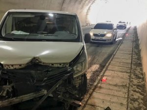 Tırdan Düşen Yedek Lastik Az Kalsın Faciaya Sebep Oluyordu