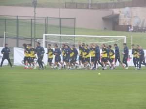 Fenerbahçe Sis Ve Yağmur Altında Çalıştı