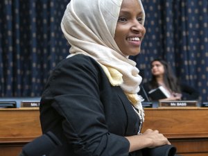 Abd’li Sunucudan İlhan Omar Hakkında Skandal Sözler