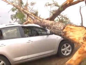 Fırtınanın Sebep Olduğu Tahribat Görüntülendi