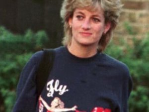 Prenses Diana’nın Sweatshirt’ü 47 Bin Euro’ya Satıldı