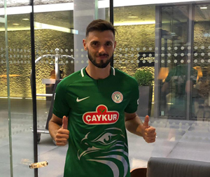 Çaykur Rizespor Sloven Orta Saha Transfer Etti