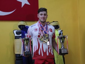 Kalecilikten Kick Boks Şampiyonluğuna