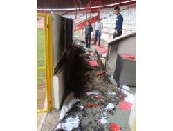 Emin Kar, Koreografiyi Yakanları Kınadı