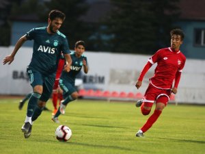 Fenerbahçe Hazırlık Maçında Boluspor’u 2-0 Mağlup Etti