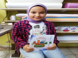 Öğretmeni Keşfetti, 11 Yaşında 2 Kitap Yazdı