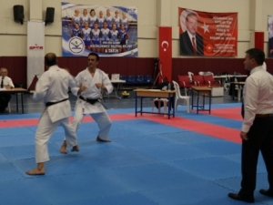 Karatede ’Dan’ Sınavı Yapıldı