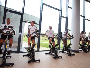 Beşiktaş Salonda Çalıştı