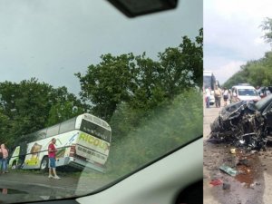 Zelenskiy’nin Konvoyu Kaza Yaptı