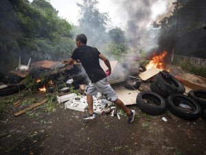 Roma’da Göçmenlerin Bulunduğu Bina Tahliye Edildi