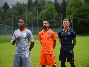 Başakşehir’in Yeni Sezon Formaları Tanıtıldı