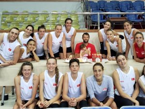A Milli Kadın Voleybol Takımı Kampa Girdi