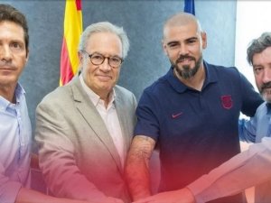 Victor Valdes Yeniden Barcelona’da