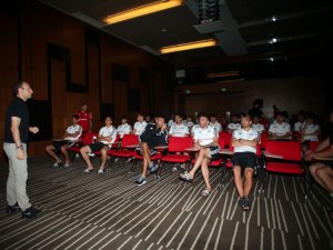 Beşiktaş Futbol Takımı’na Yeni Sezon Kuralları Hakkında Bilgi Verildi