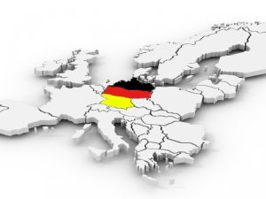 Almanya’da Küçük Uçak Düştü: 3 Ölü
