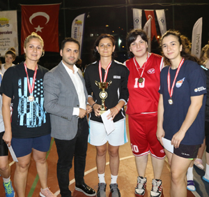 Streetball Turnuvasında Kazananlar Ödüllerini Aldı