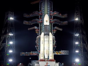 Hindistan, İkinci Ay Misyonunu Yeniden Başlattı