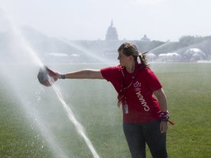 Abd’de Sıcak Hava Dalgası Etkisini Azaltıyor