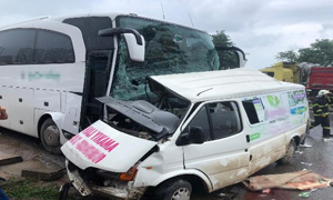 Ordu'da yolcu otobüsü minibüsle çarpıştı: 3 ölü, 11 yaralı