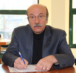 Bekaroğlu’nun İlk Önerisi CHP'yi Gerdi, Bekaroğlu'nun CHP'den İstifası İstendi