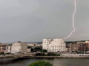 Çöl Sıcaklarının Ardından Dolu Vurdu