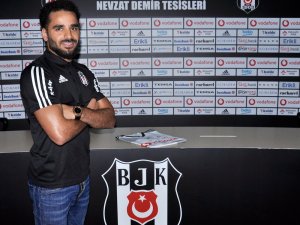 Beşiktaş, Douglas İle 3 Yıllık Sözleşme İmzaladı
