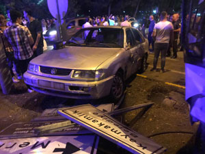 Trabzon'da minibüs ile otomobil çarpıştı: 1 ölü, 14 yaralı