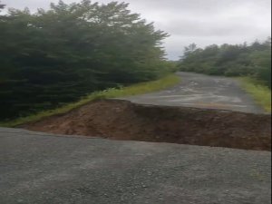 Kanada’da Sel Nedeniyle Yol Çöktü