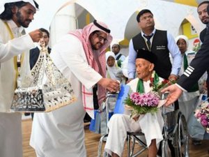 Kral Selman’ın Hacca Davet Ettiği 130 Yaşındaki Endonezyalı Mekke’de