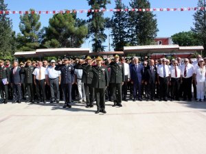 Kıbrıs’ın Fethi’nin 448. Yılı Törenlerle Kutlandı