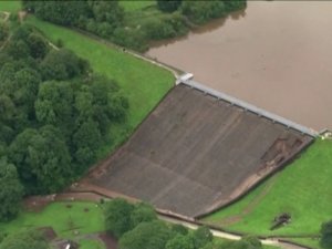 İngiltere’yi Vuran Sel Havadan Görüntülendi