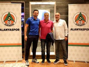 Şenol Güneş, Alanyaspor Kampını Ziyaret Etti