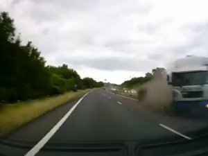 Ölümü Teğet Geçti