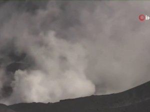 Endonezya’da Yanardağ Alarmı