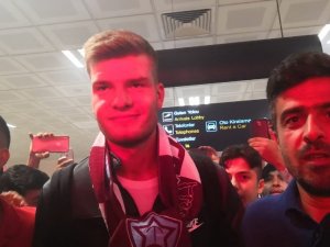 Alexander Sörloth Trabzon’da Çoşkuyla Karşılandı