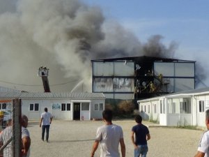 İşçilerin Kaldığı Barakalarda Çıkan Yangın Söndürüldü