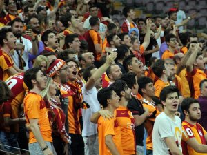 Türk Telekom Stadyumu’nda ‘Radamel Falcao’ Sesleri