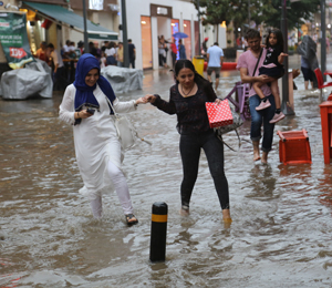 Meteoroloji'den Rize ve Trabzon İçin Kuvvetli Yağış Uyarısı