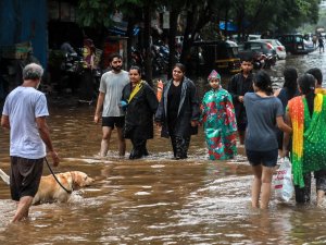 Hindistan’da Şiddetli Yağmur