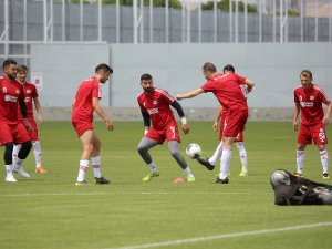 Yiğido Beşiktaş’a Bileniyor