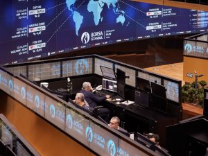 Borsa İlk Yarıda Yükseldi