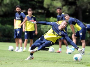 Fenerbahçe Günün İlk İdmanını Tamamladı